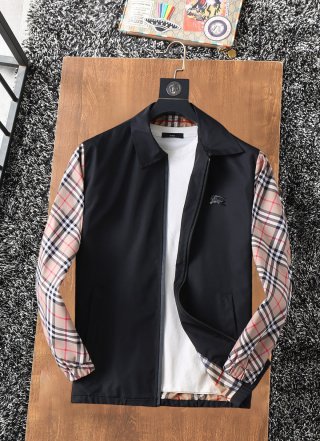 Hoodies & Sweatshirts