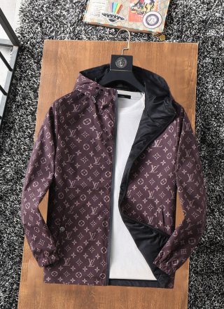 Hoodies & Sweatshirts