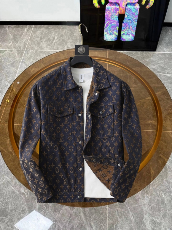Coats & Jackets