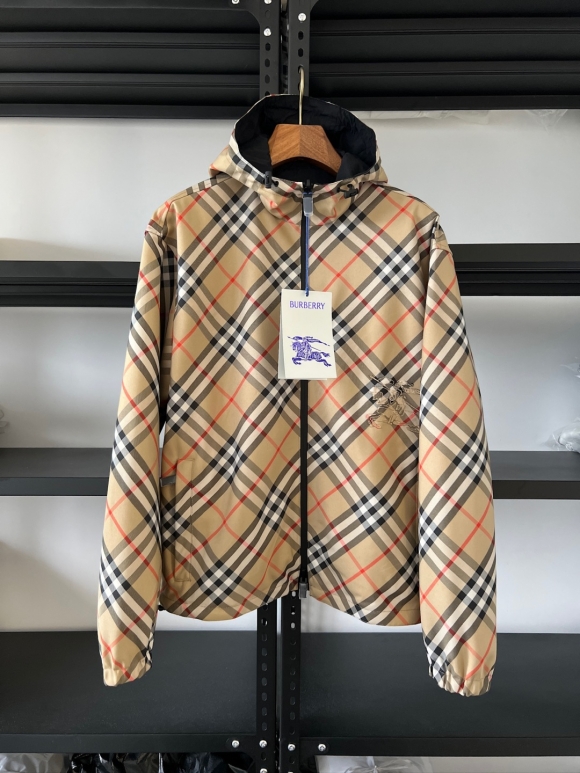 Hoodies & Sweatshirts