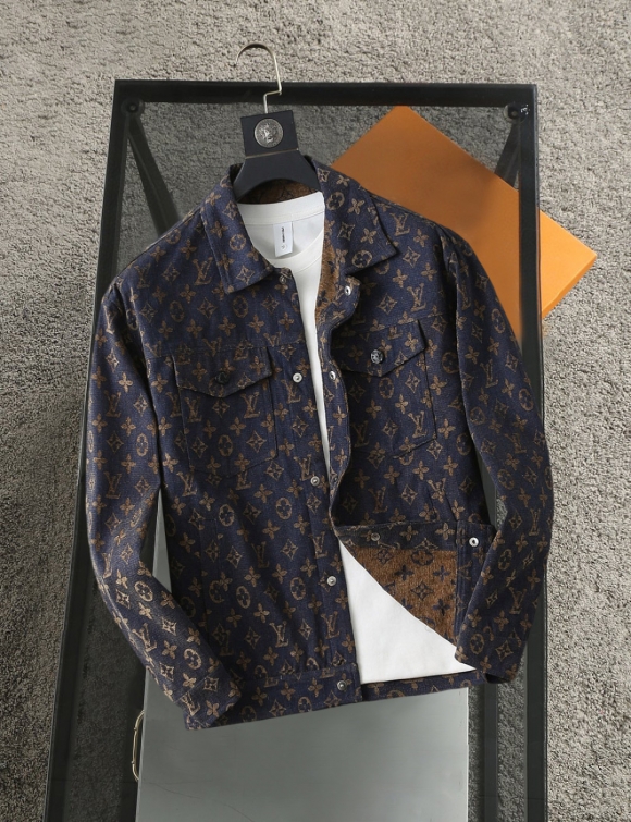 Coats & Jackets