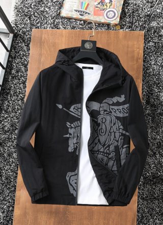 Hoodies & Sweatshirts