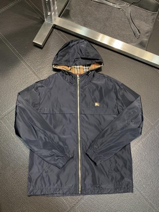 Hoodies & Sweatshirts