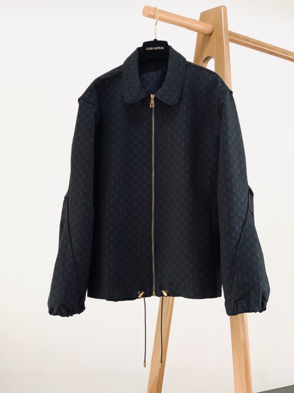Coats & Jackets