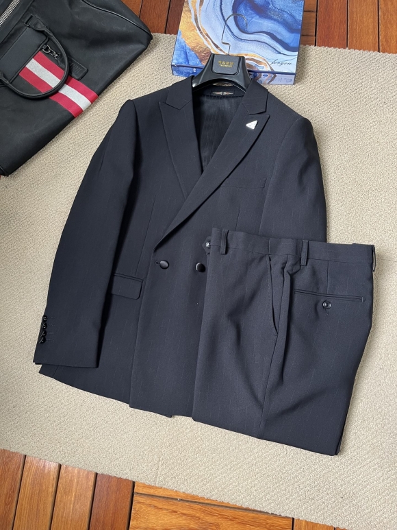 Suit