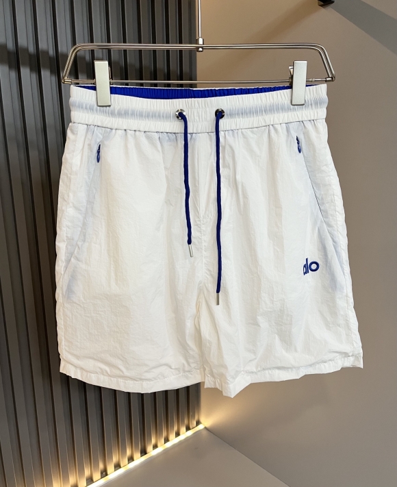 Hoodies & Sweatshirts