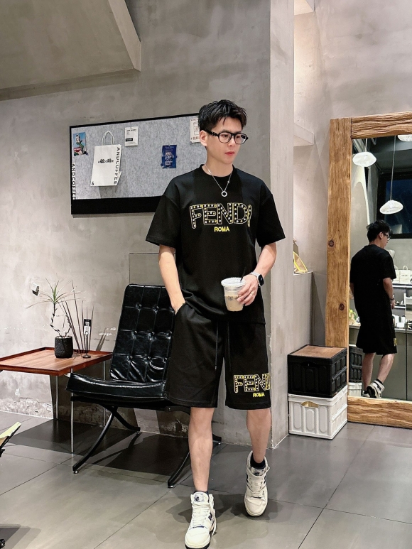 Leisure suit Leisure suit