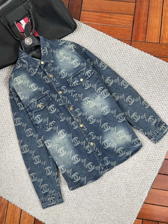 Coats & Jackets