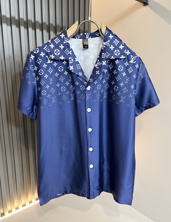 Leisure suit