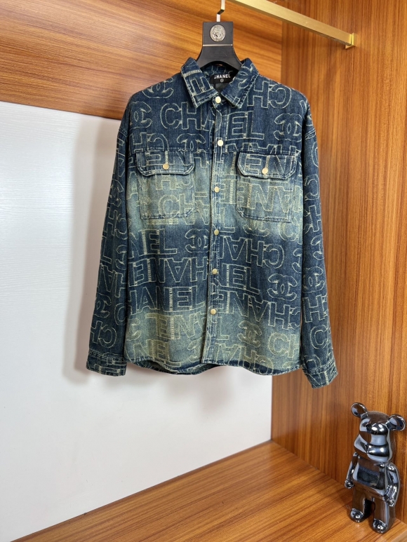 Coats & Jackets
