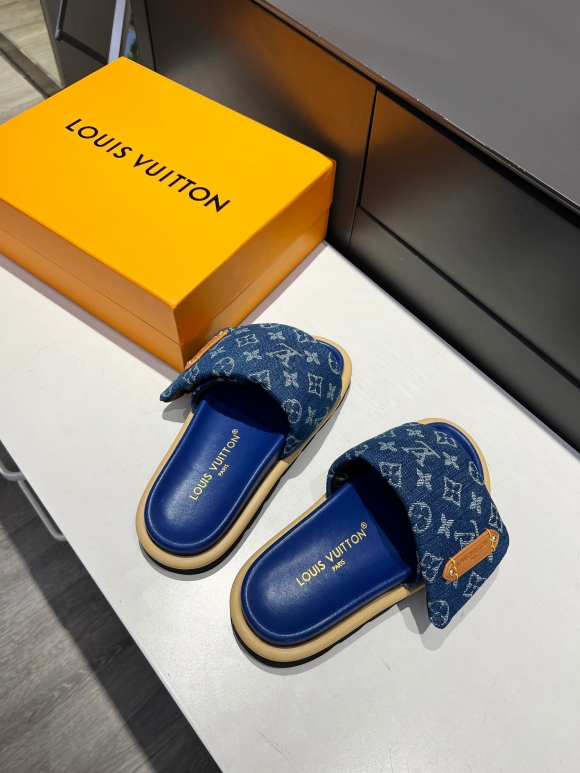 Slippers Slippers