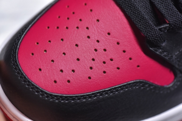 AirJordan1MidSHOES