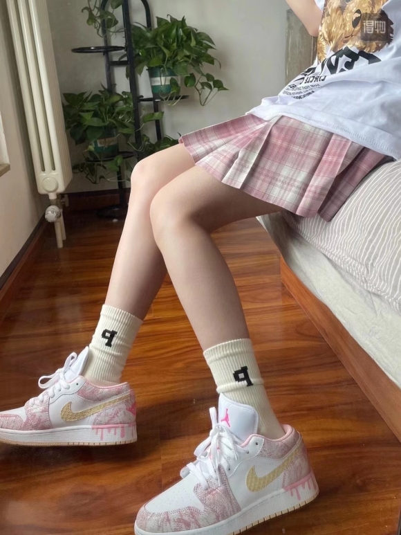 AirJordan1LowSHOES