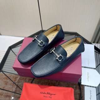 FerragamoSHOES