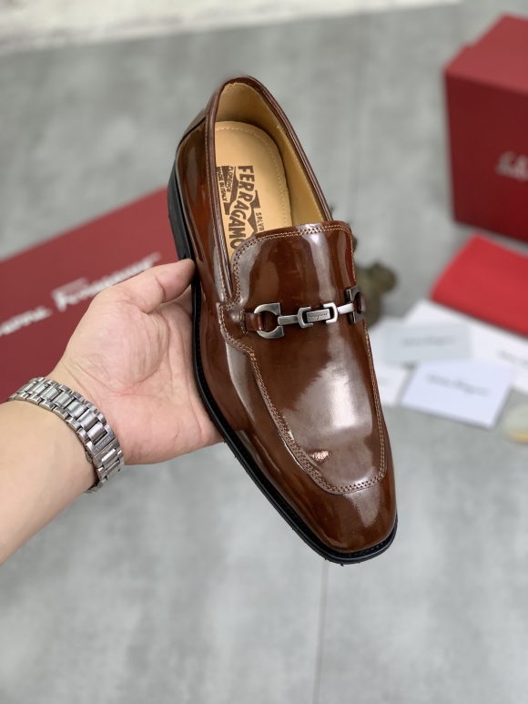 FerragamoSHOES
