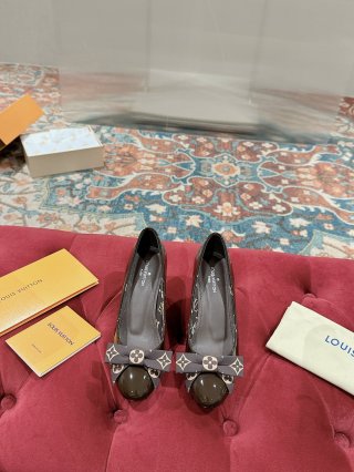 Womens shoes collection