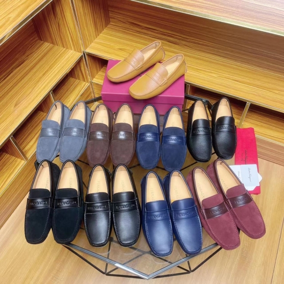 FerragamoSHOES