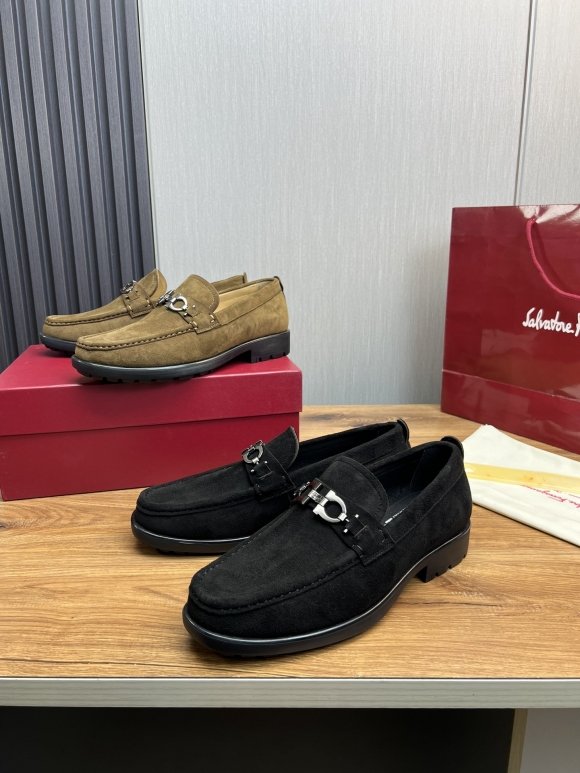 FerragamoSHOES