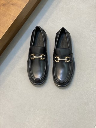 FerragamoSHOES