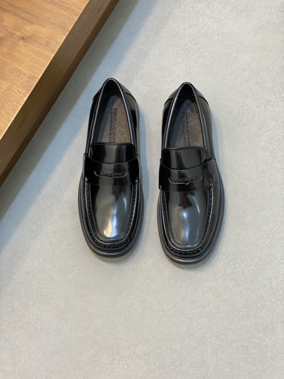 FerragamoSHOES