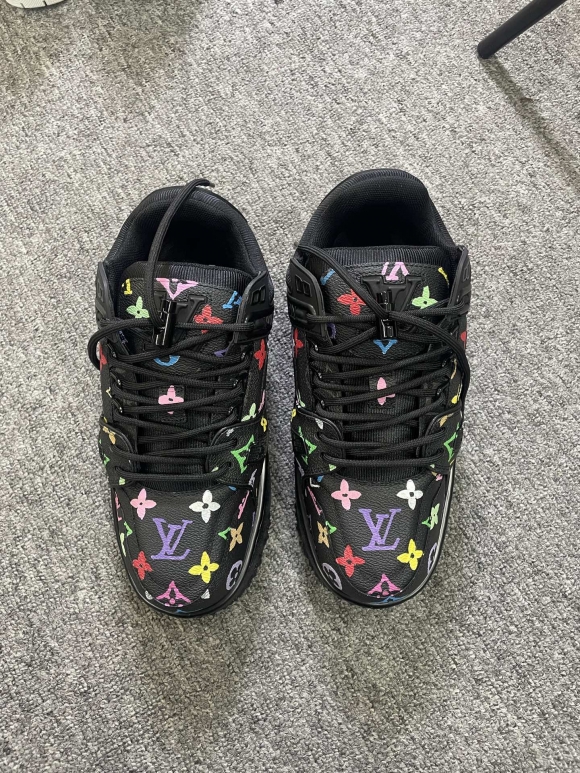 LVShoes