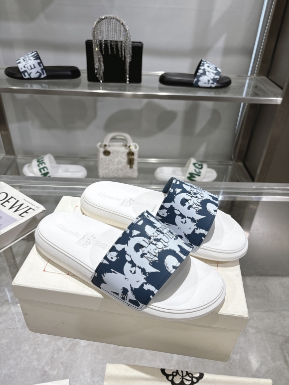 Slippers Slippers