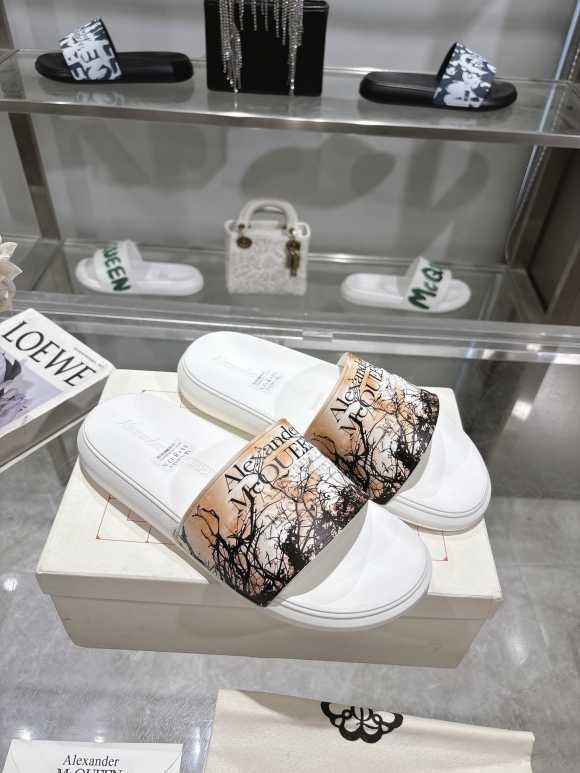Slippers Slippers