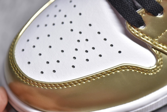 AirJordan1MidSHOES