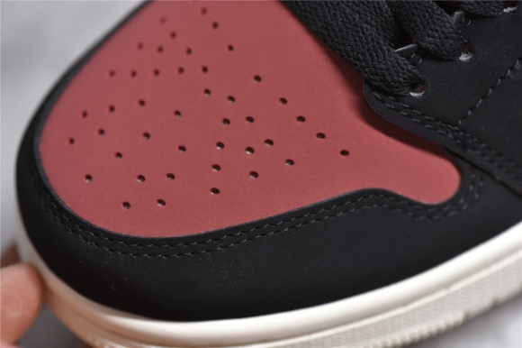AirJordan1MidSHOES
