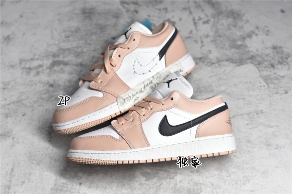 AirJordan1LowSHOES