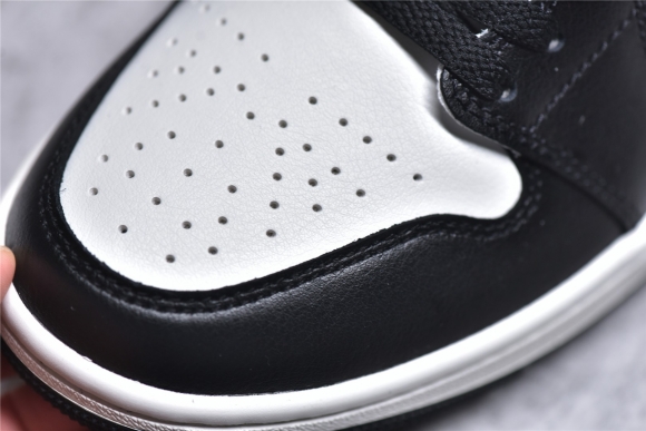 AirJordan1MidSHOES