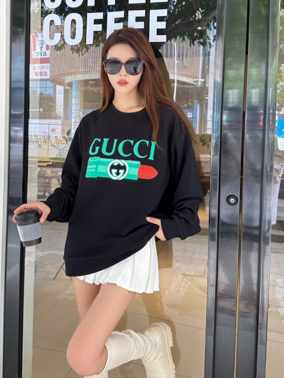 Hoodies & Sweatshirts