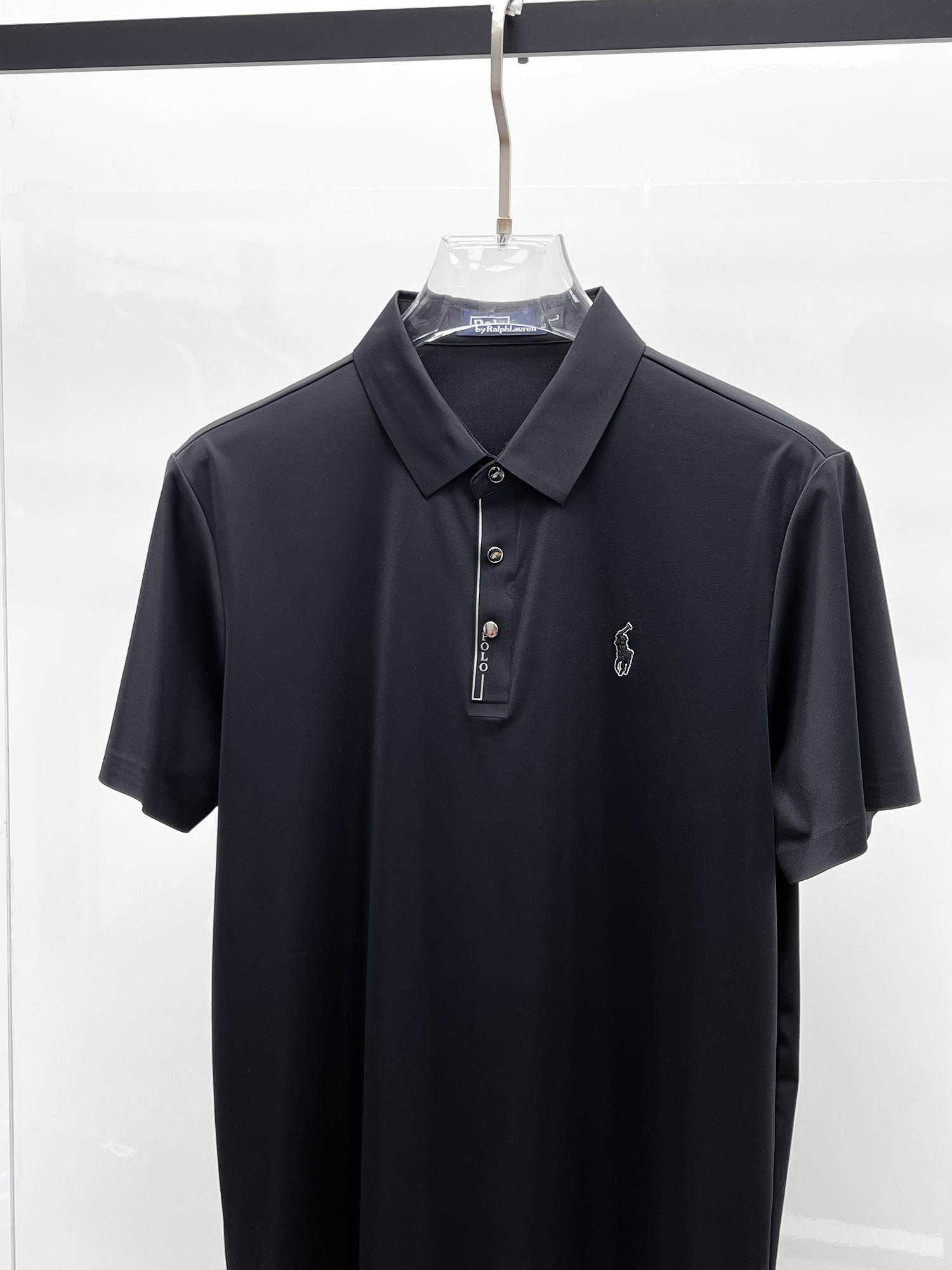 Polos