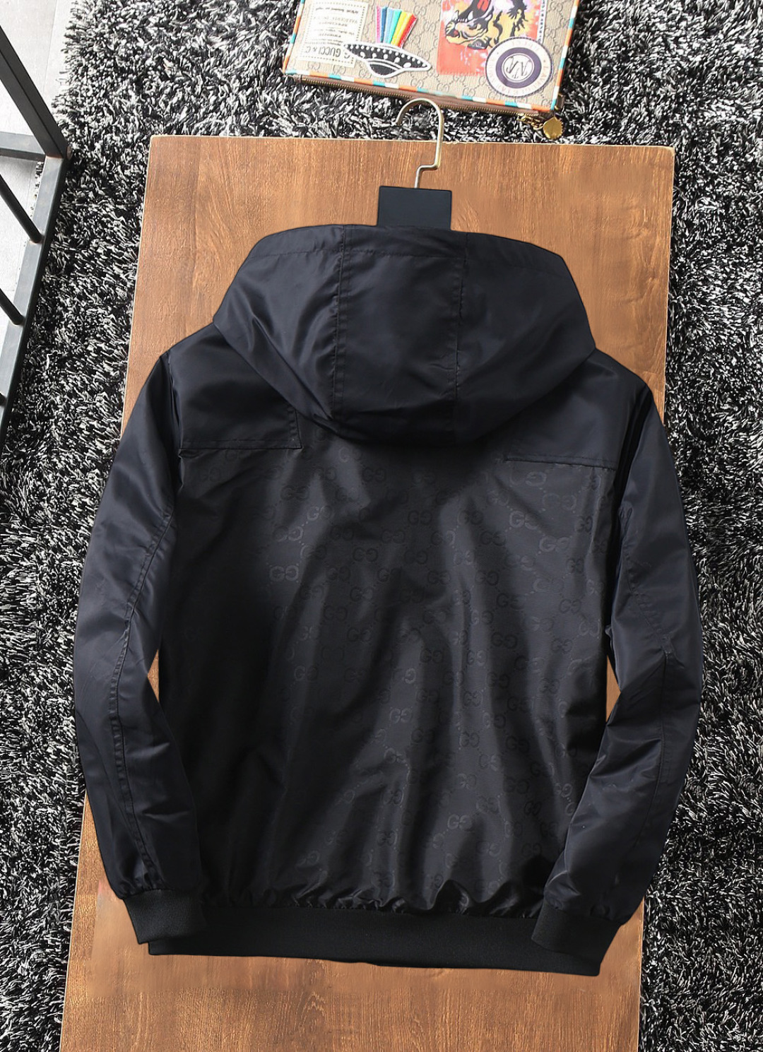 Hoodies & Sweatshirts