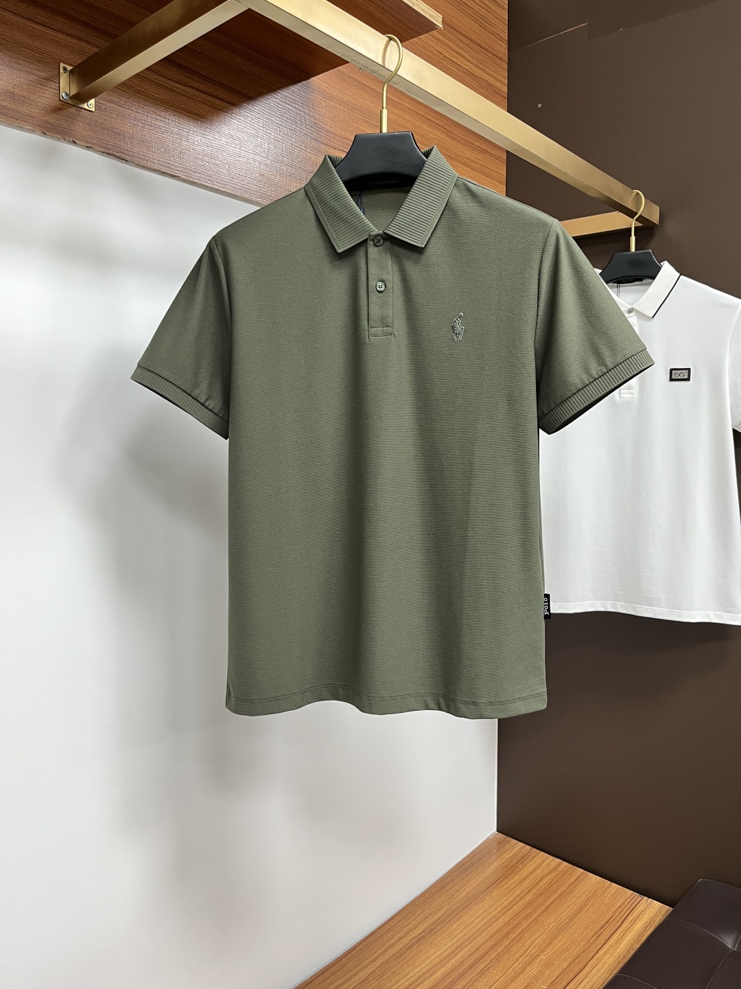 Polos