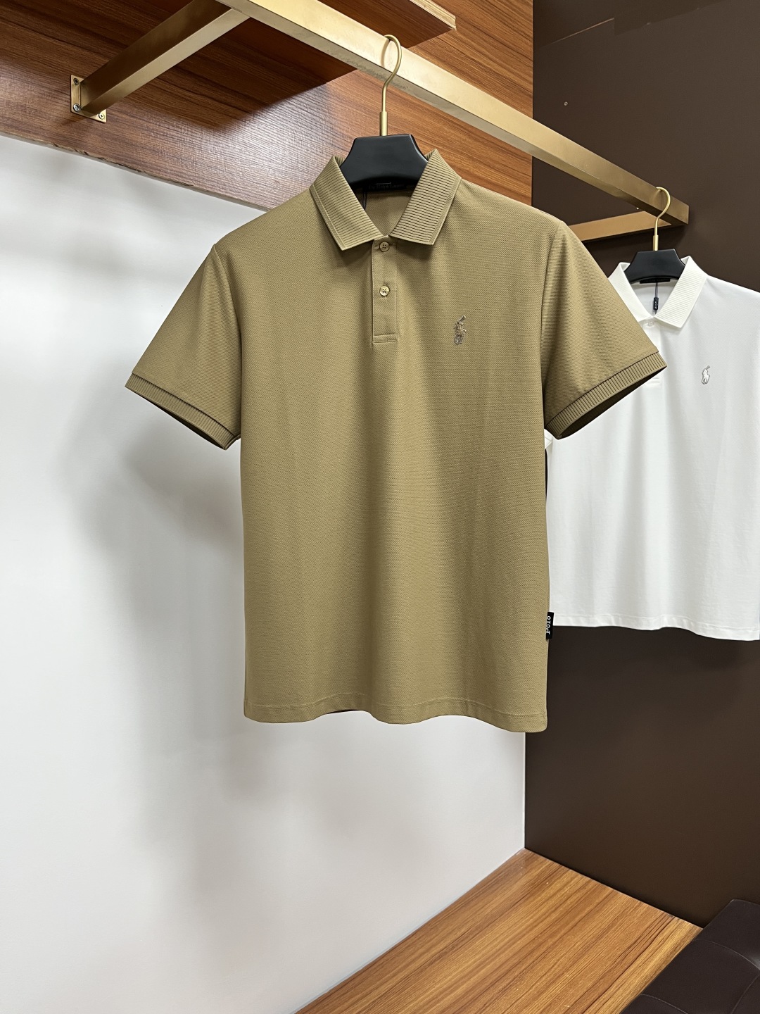 Polos