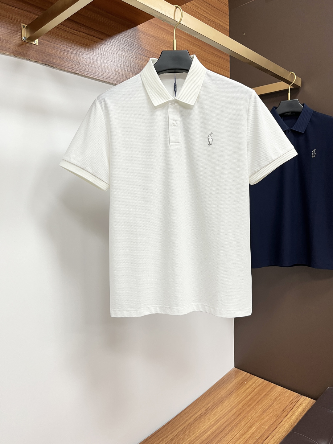 Polos