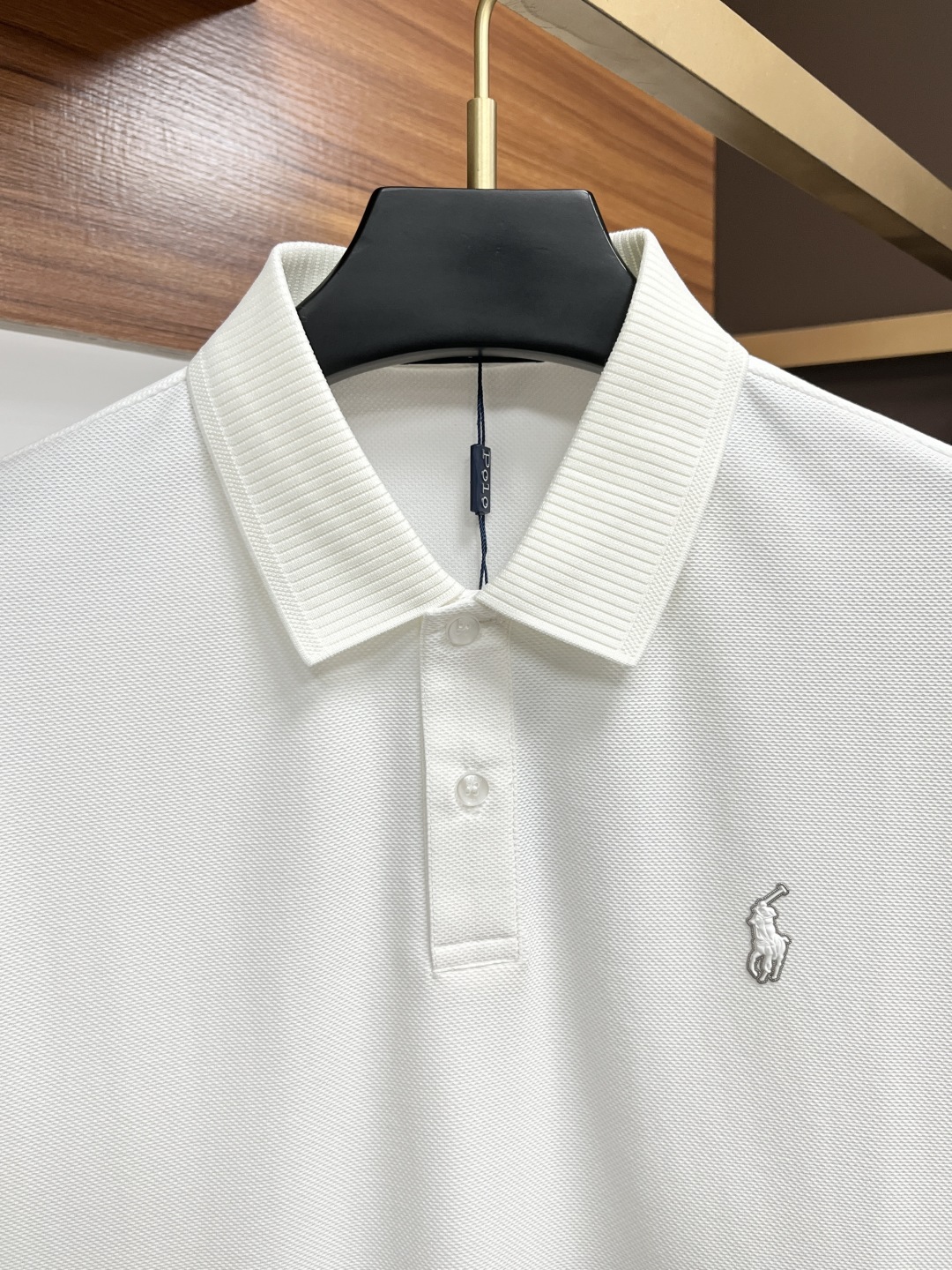 Polos