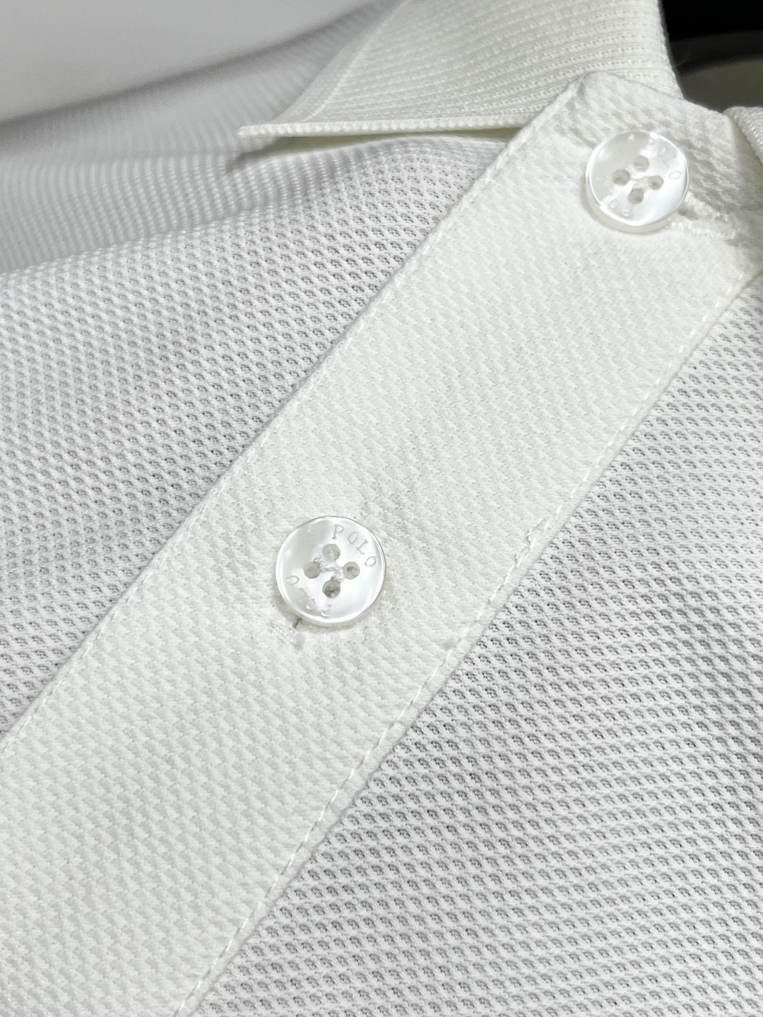 Polos
