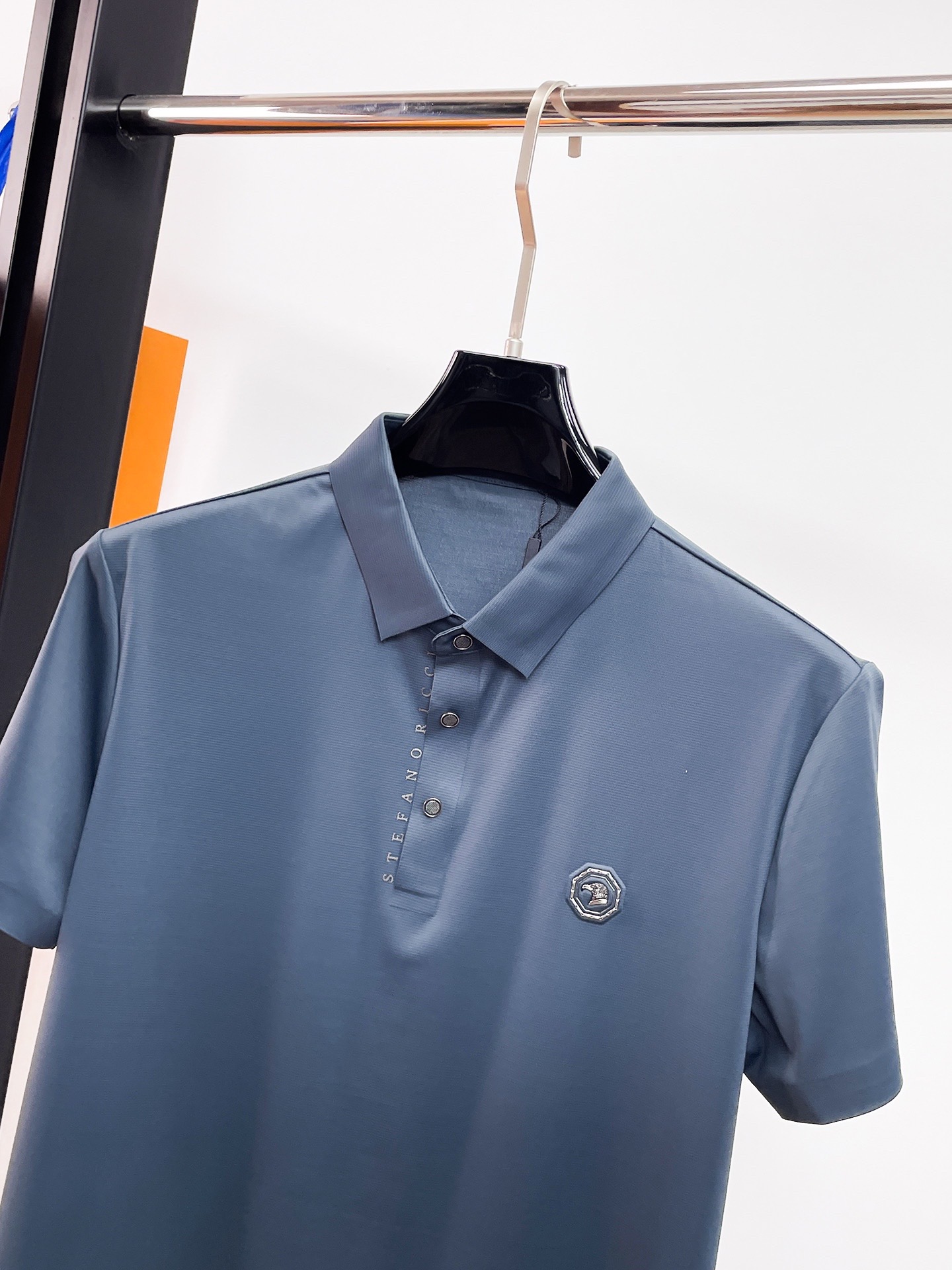 Polos