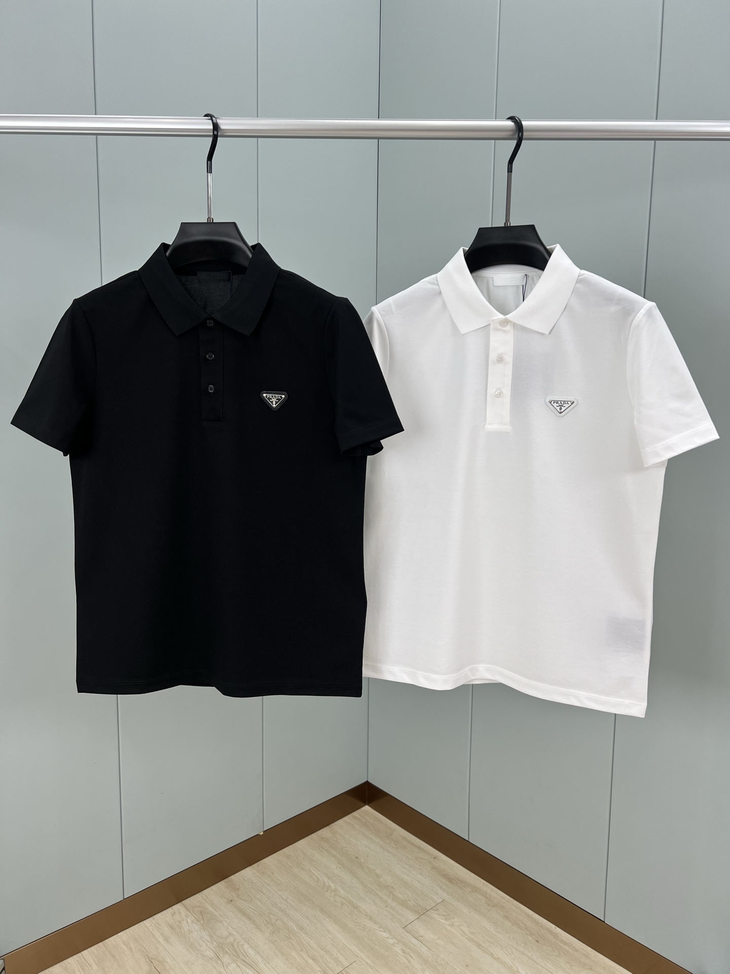 Polos