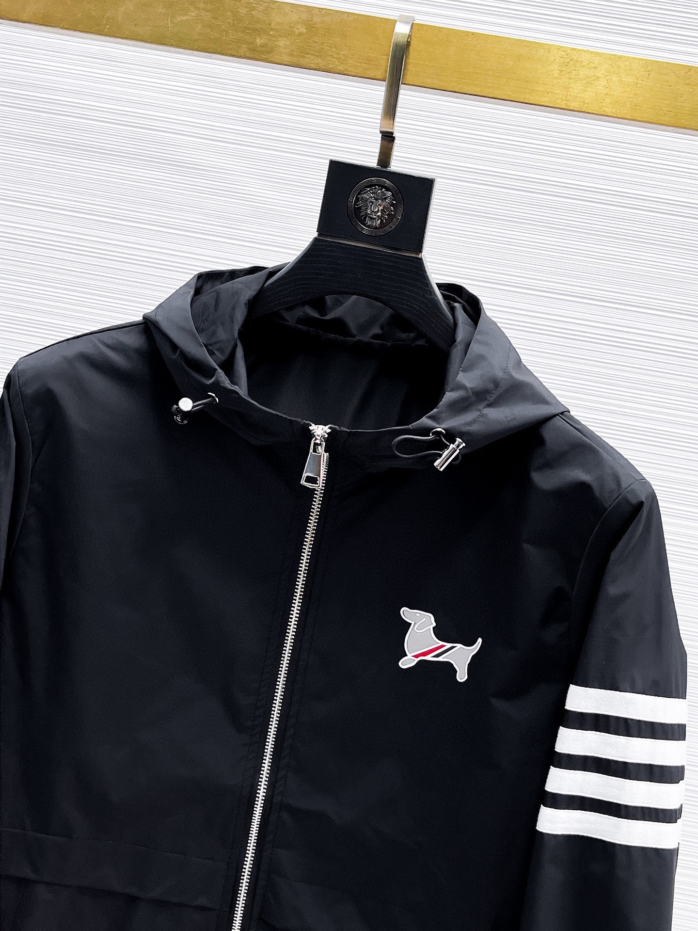 Hoodies & Sweatshirts