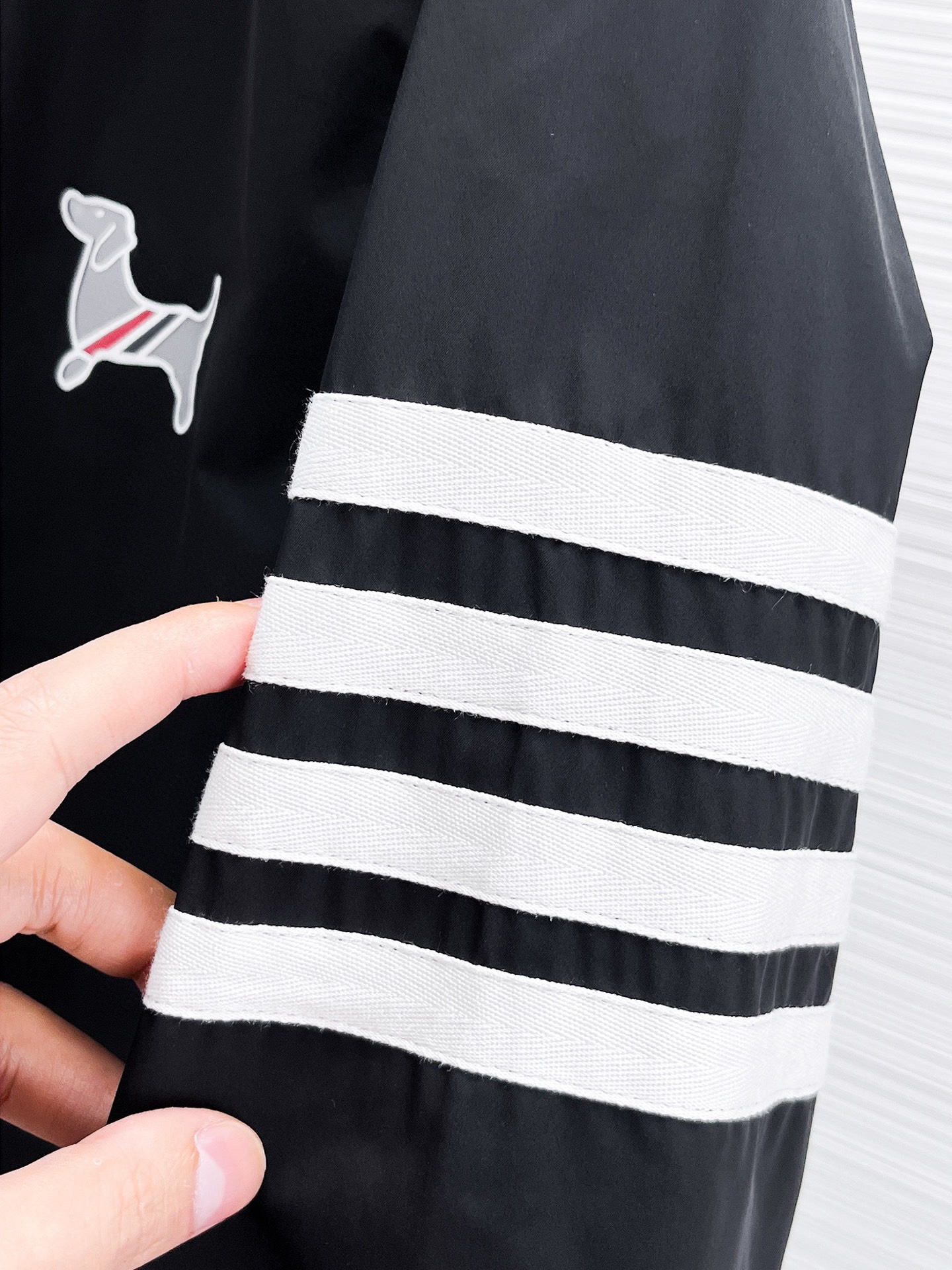 Hoodies & Sweatshirts