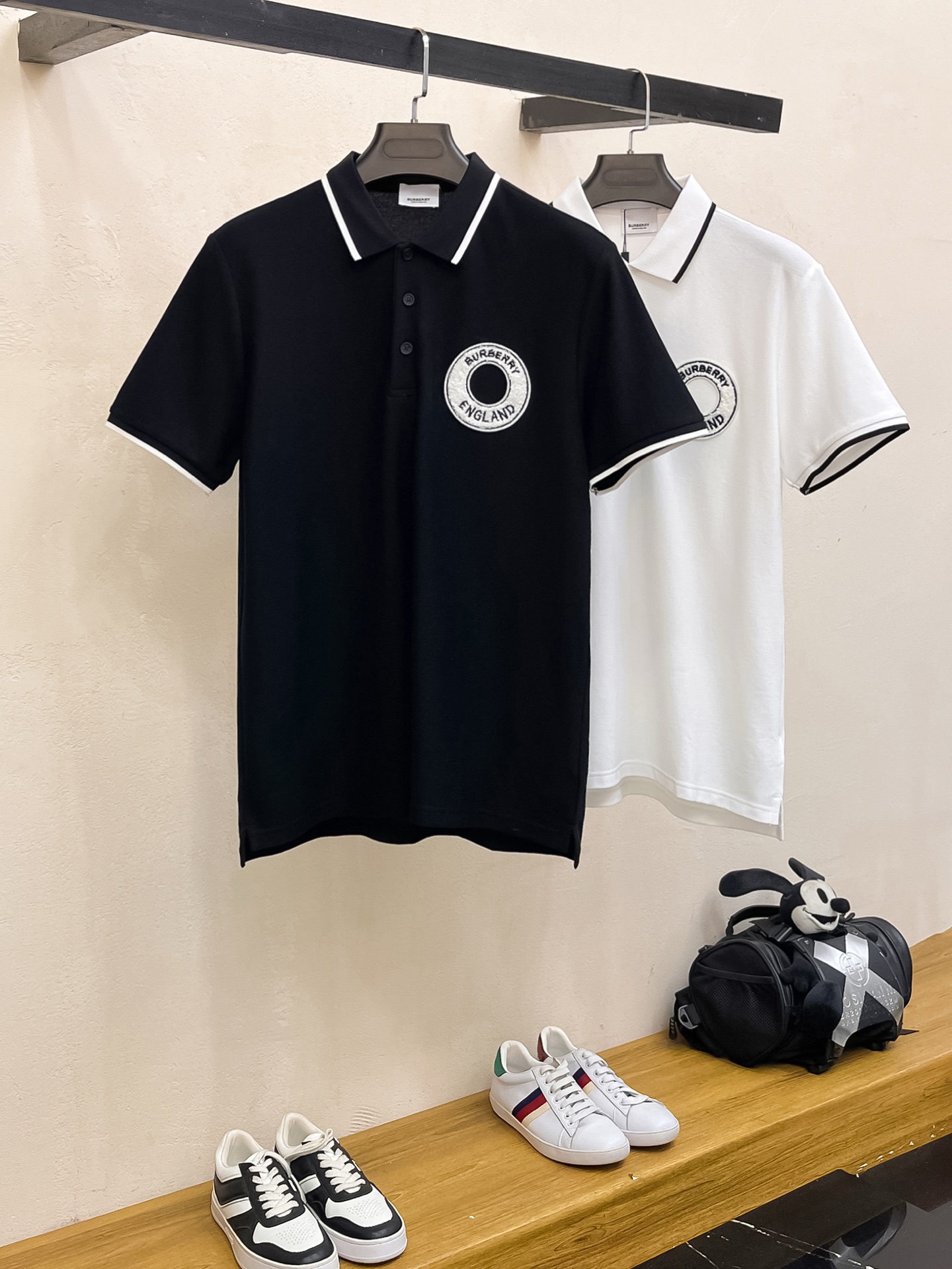 Polos
