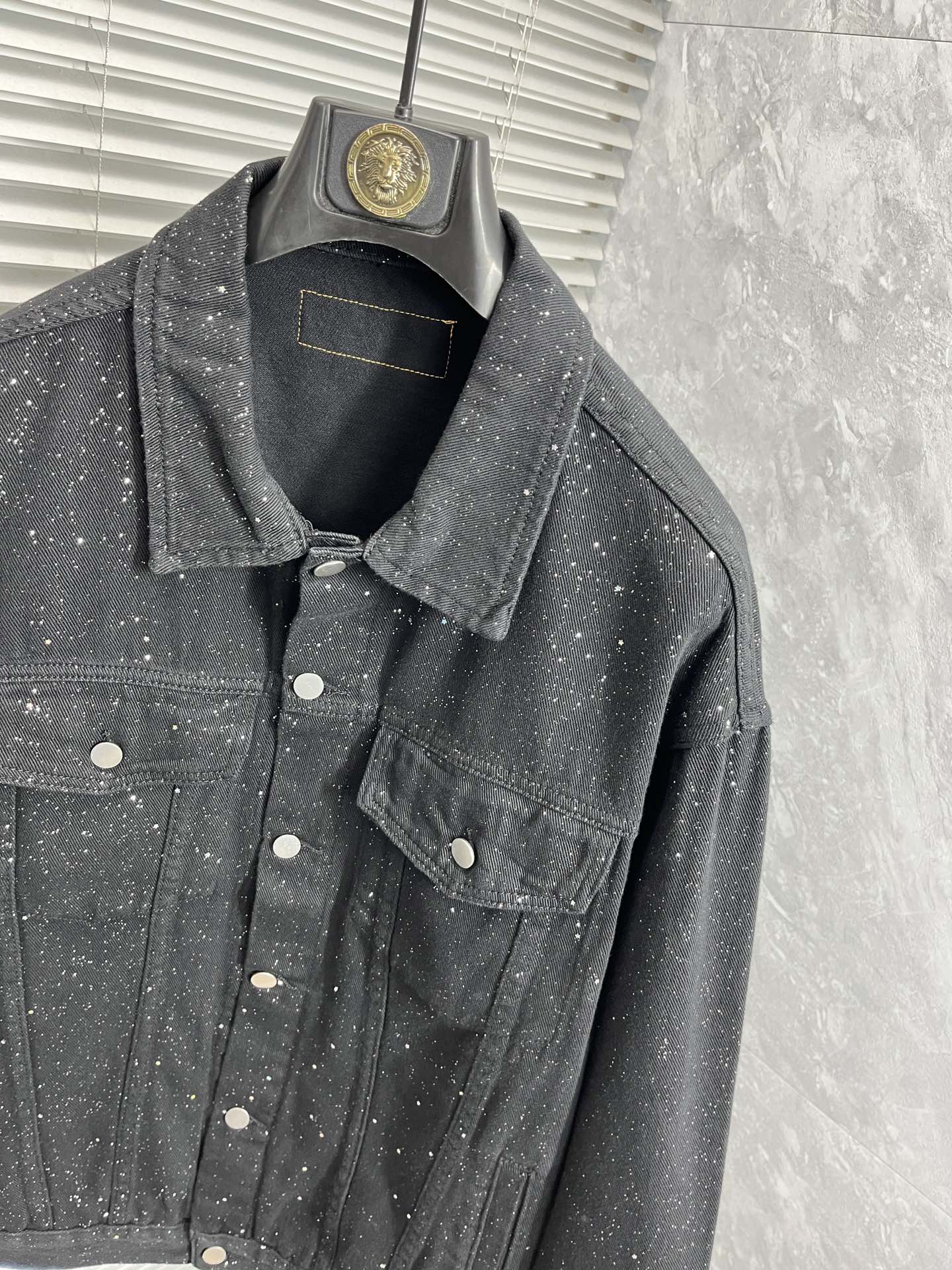 Coats & Jackets