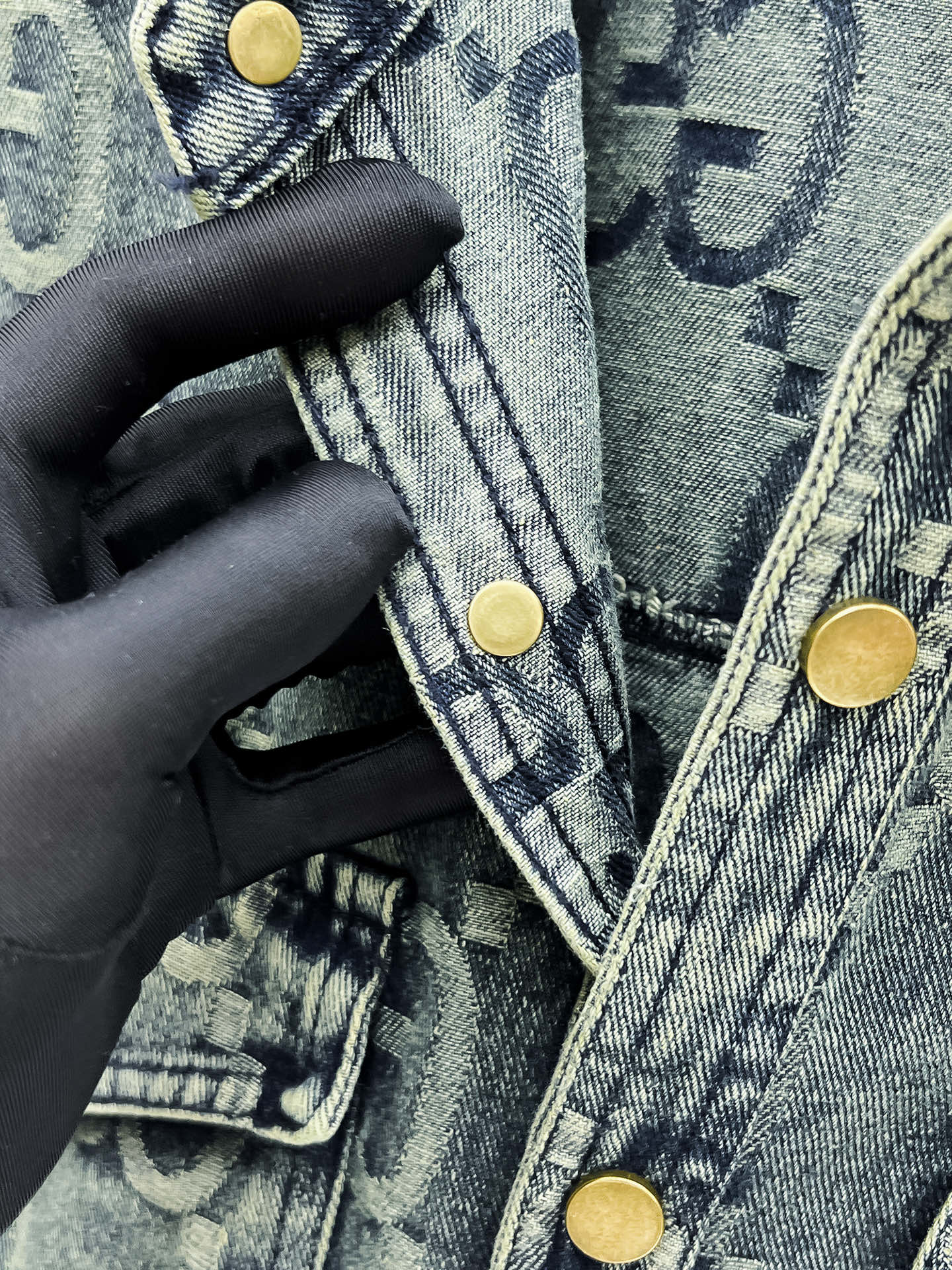Coats & Jackets