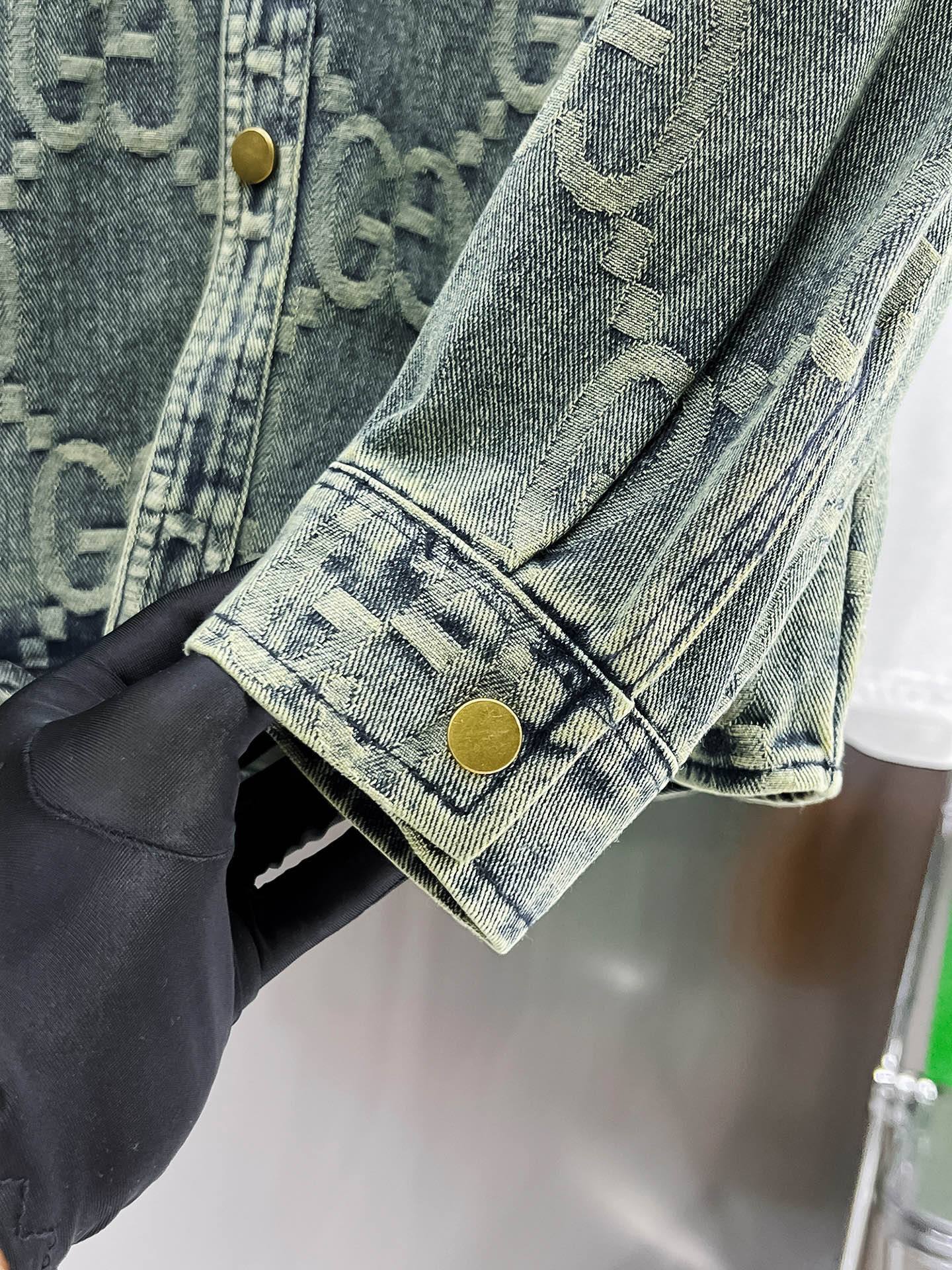 Coats & Jackets