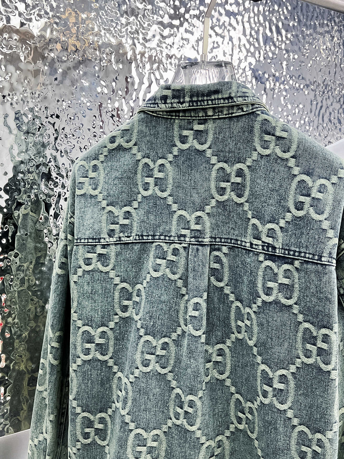Coats & Jackets