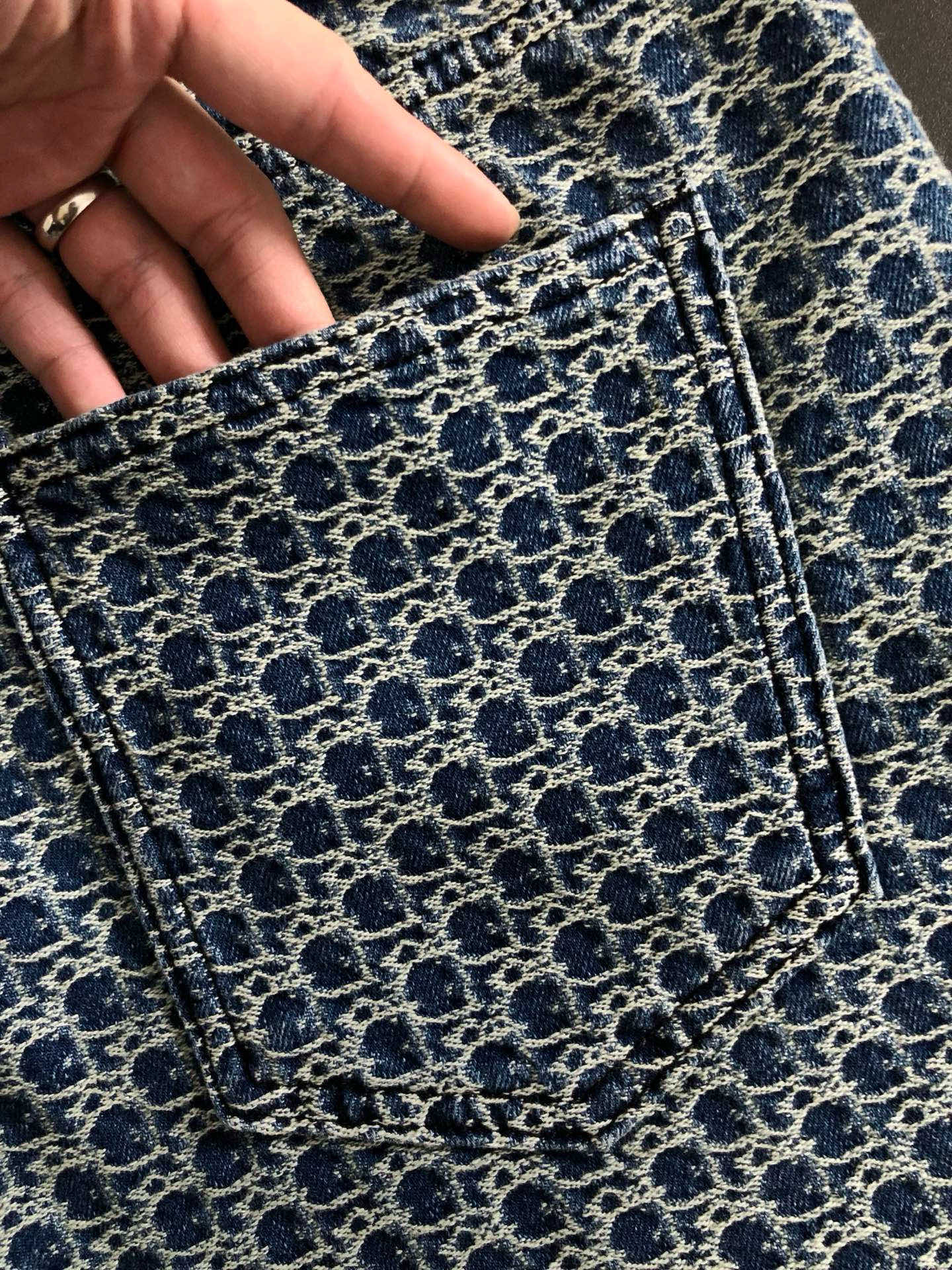 Coats & Jackets