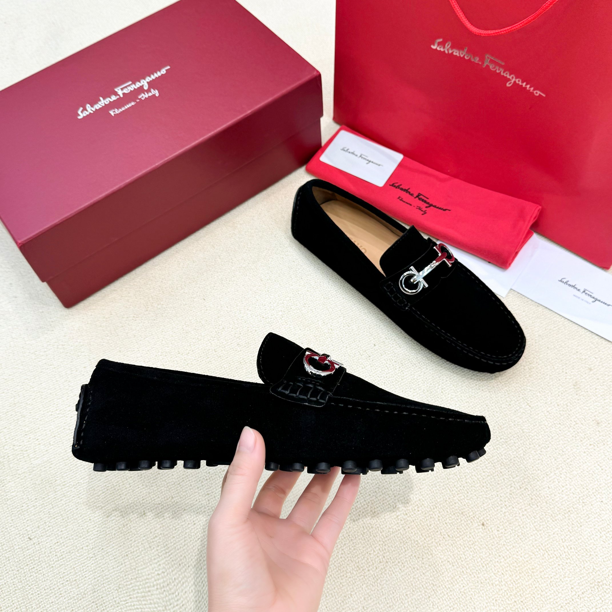 FerragamoSHOES